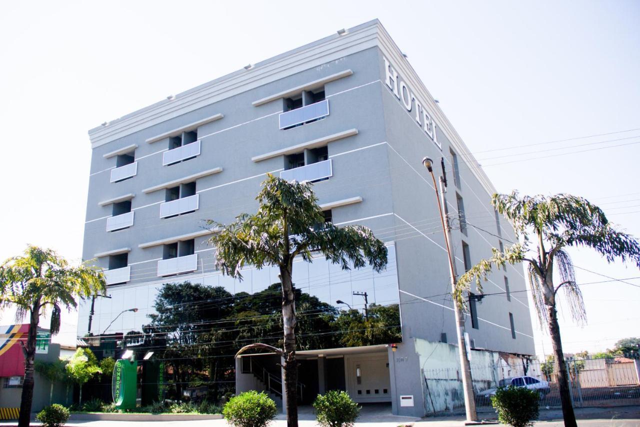 Bombonato Hotel - Facil Acesso Ao Aeroporto E Parque De Exposicoes Abcz Uberaba Exterior foto