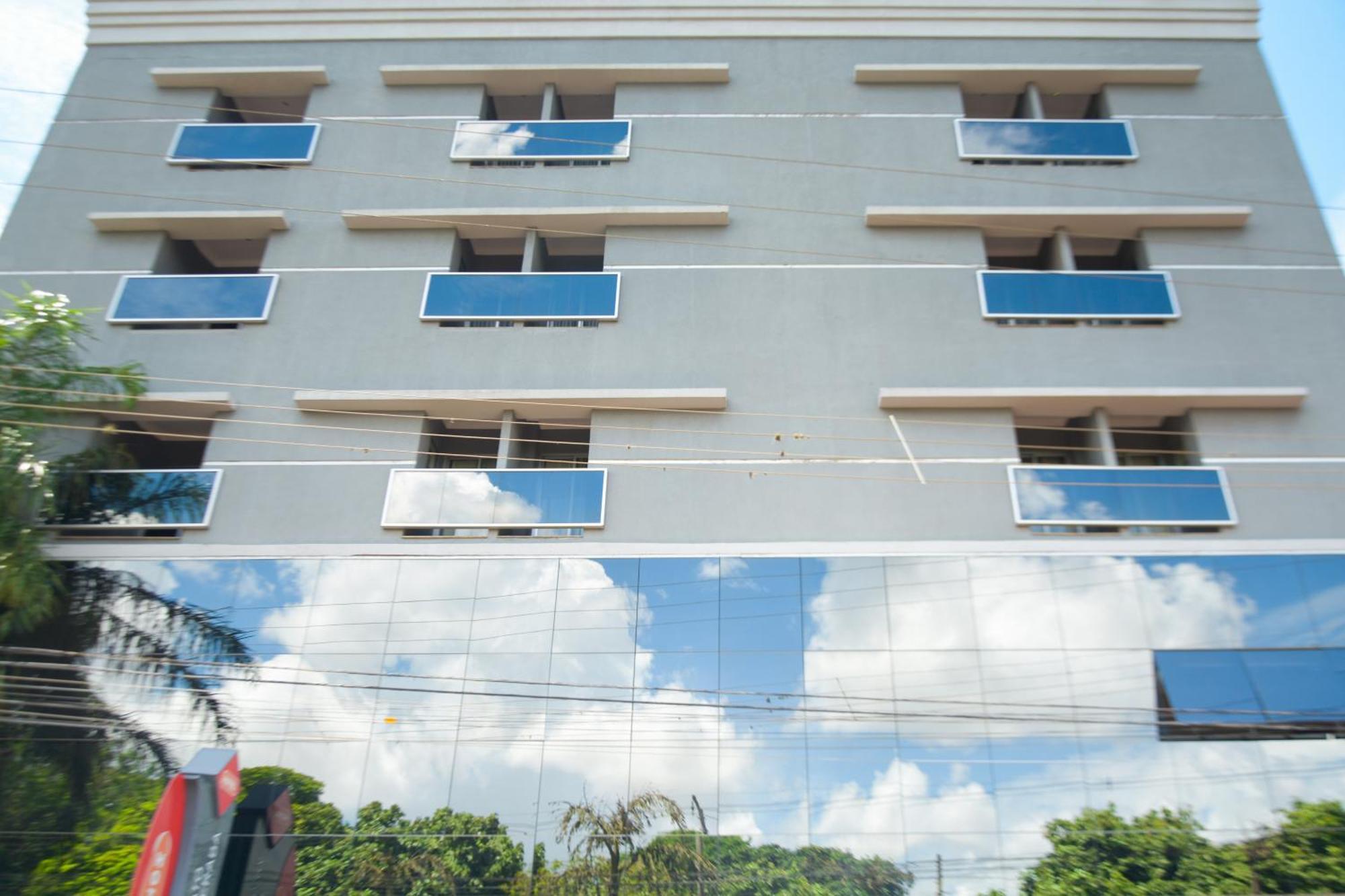 Bombonato Hotel - Facil Acesso Ao Aeroporto E Parque De Exposicoes Abcz Uberaba Exterior foto